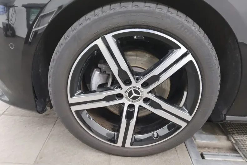 Mercedes-Benz CLA 200 (Clasa CLA) din 2022 cu 51.222 km - oferta MER204236 - foto 11