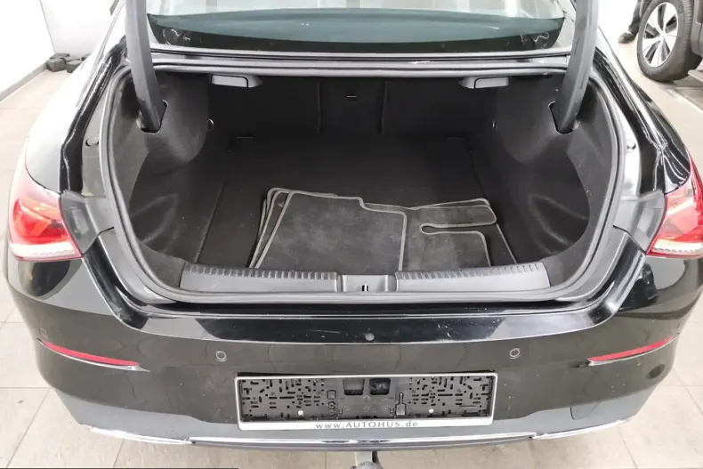 Mercedes-Benz CLA 200 (Clasa CLA) din 2022 cu 51.222 km - oferta MER204236 - foto 12