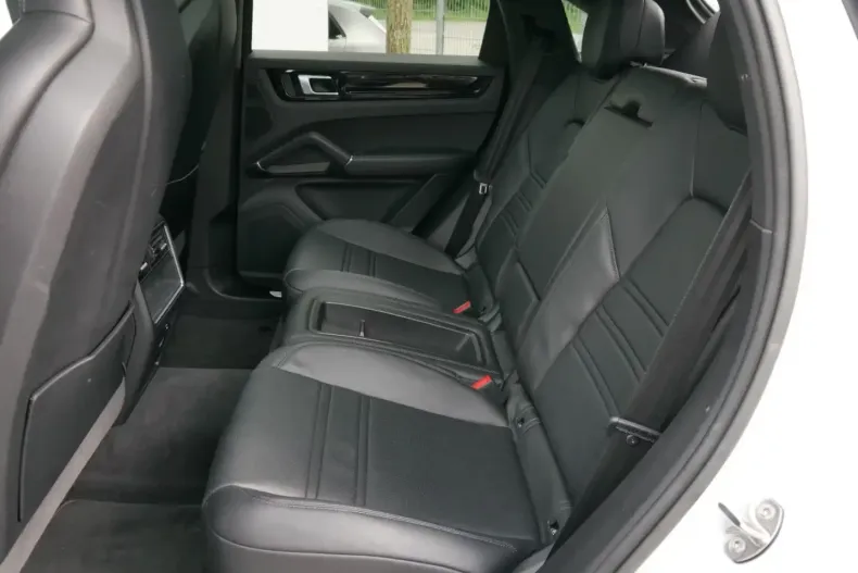 Porsche Cayenne din 2022 cu 66.962 km - oferta POR204241 - foto 12