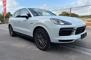 Porsche Cayenne din 2023 - oferta POR204244