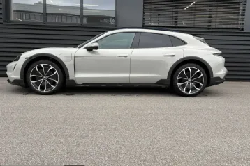 Porsche Taycan din 2021 - oferta POR204252