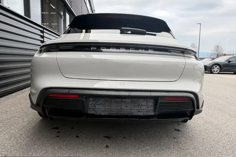 Porsche Taycan din 2021 cu 42.970 km - oferta POR204252 - foto 8