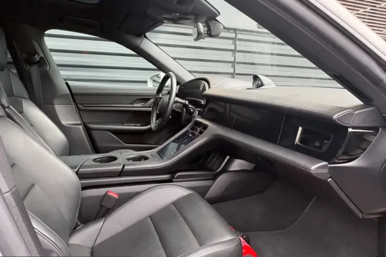 Porsche Taycan din 2021 cu 42.970 km - oferta POR204252 - foto 12