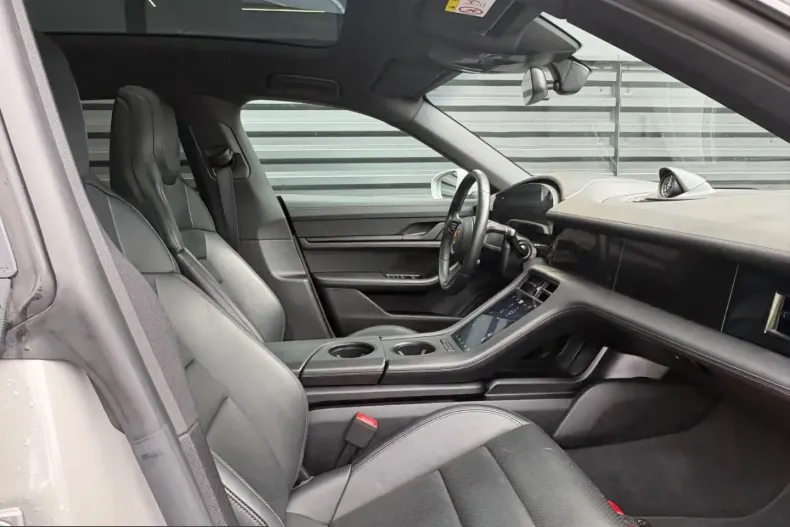 Porsche Taycan din 2021 cu 42.970 km - oferta POR204252 - foto 13