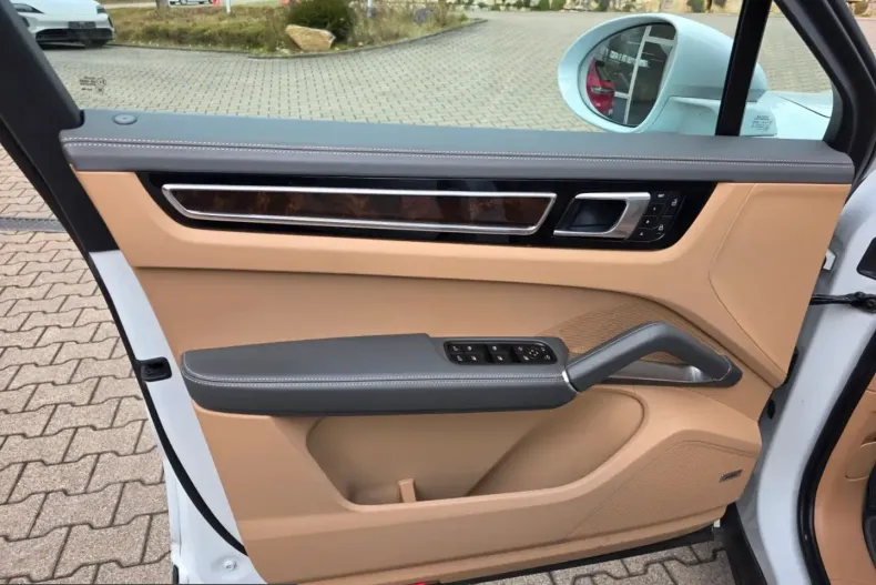 Porsche Cayenne din 2022 cu 75.000 km - oferta POR204253 - foto 24