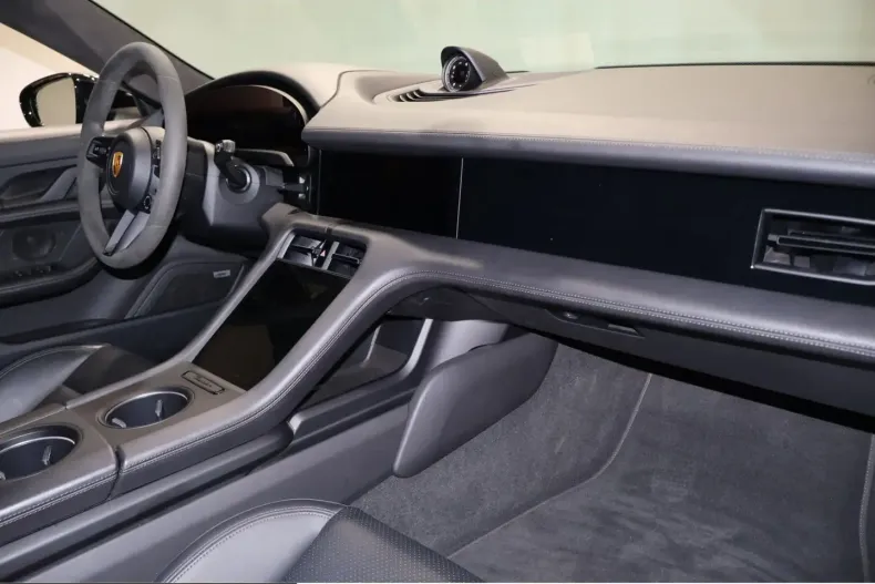 Porsche Taycan din 2021 cu 87.639 km - oferta POR204254 - foto 8