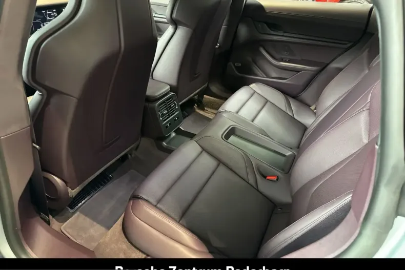 Porsche Taycan din 2023 cu 45.100 km - oferta POR204261 - foto 25