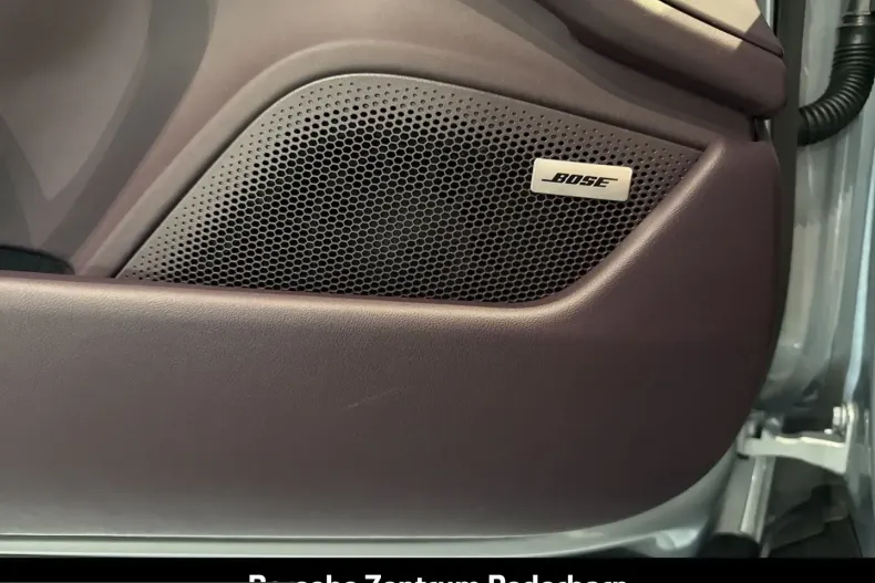 Porsche Taycan din 2023 cu 45.100 km - oferta POR204261 - foto 33