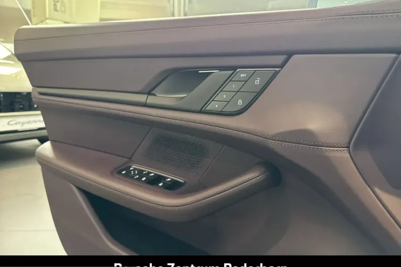 Porsche Taycan din 2023 cu 45.100 km - oferta POR204261 - foto 34