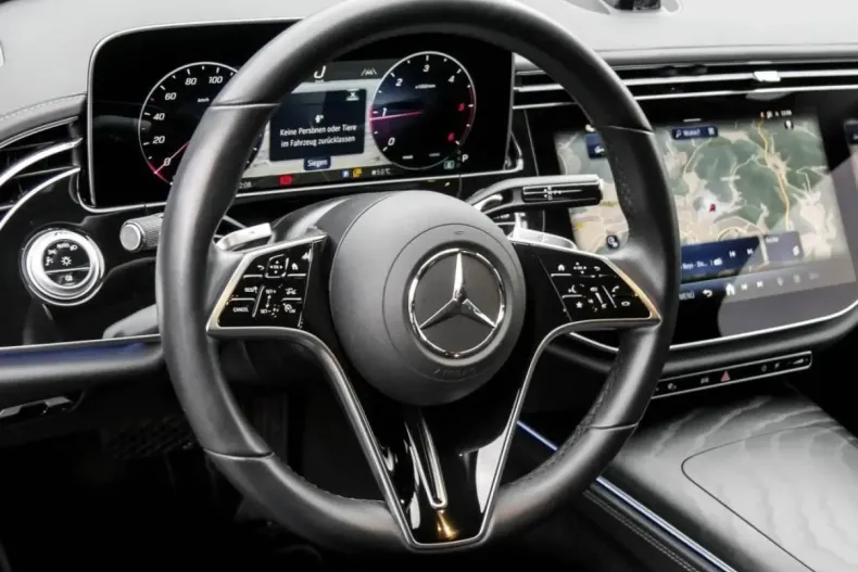 Mercedes-Benz E 220 (Clasa E) din 2024 cu 24.307 km - oferta MER204263 - foto 8