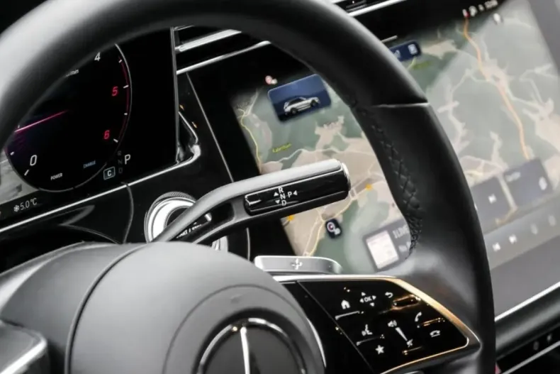 Mercedes-Benz E 220 (Clasa E) din 2024 cu 24.307 km - oferta MER204263 - foto 9