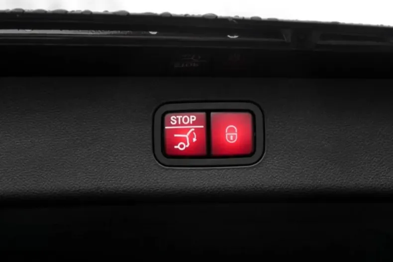 Mercedes-Benz E 220 (Clasa E) din 2024 cu 24.307 km - oferta MER204263 - foto 15