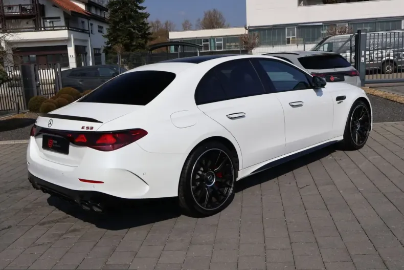 Mercedes-Benz E 53 AMG (Clasa E) din 2024 cu 9.800 km - oferta MER204264 - foto 9