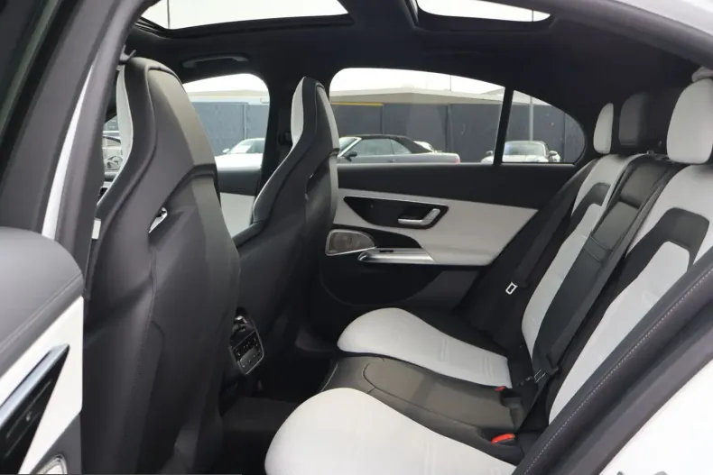 Mercedes-Benz E 53 AMG (Clasa E) din 2024 cu 9.800 km - oferta MER204264 - foto 22