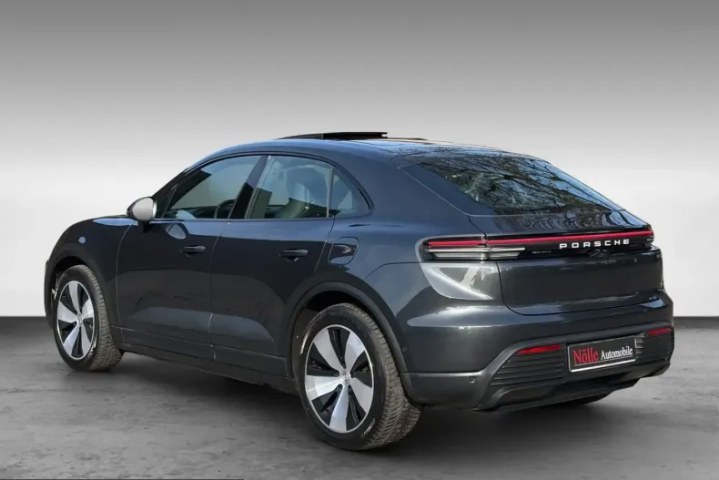 Porsche Macan din 2024 cu 23.900 km - oferta POR204273 - foto 4