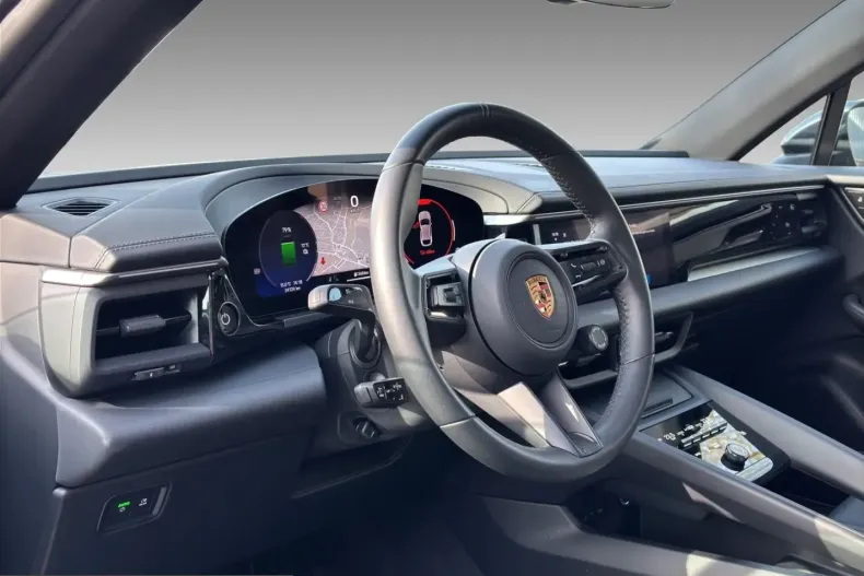 Porsche Macan din 2024 cu 23.900 km - oferta POR204273 - foto 7