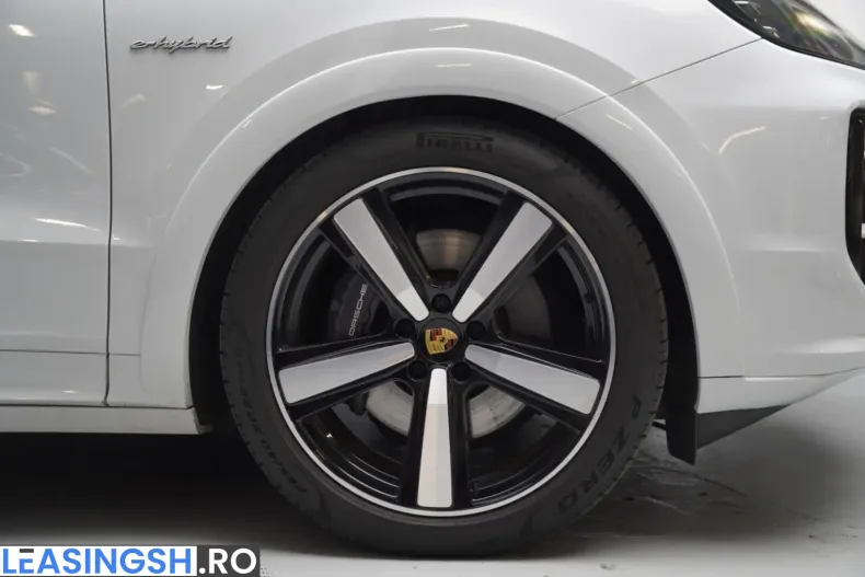 Porsche Cayenne din 2023 cu 26.800 km - oferta POR204274 - foto 9