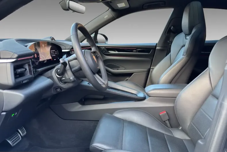 Porsche Macan din 2024 cu 12.490 km - oferta POR204276 - foto 6