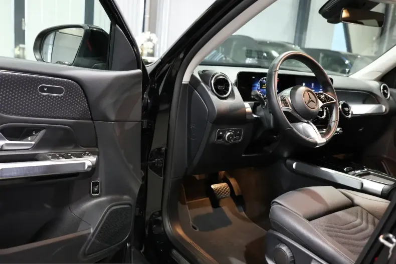 Mercedes-Benz GLB 200 (Clasa GLB) din 2024 cu 40.000 km - oferta MER204280 - foto 13