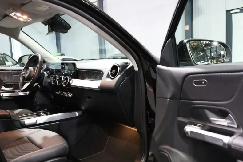 Mercedes-Benz GLB 200 (Clasa GLB) din 2024 cu 40.000 km - oferta MER204280 - foto 19