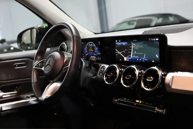 Mercedes-Benz GLB 200 (Clasa GLB) din 2024 cu 40.000 km - oferta MER204280 - foto 22