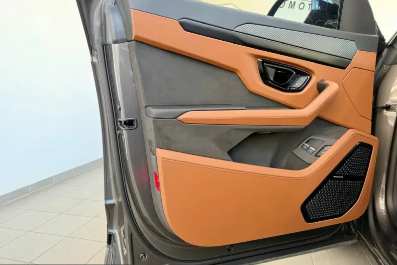 Lamborghini Urus din 2025 cu 8.500 km - oferta LAM204287 - foto 13