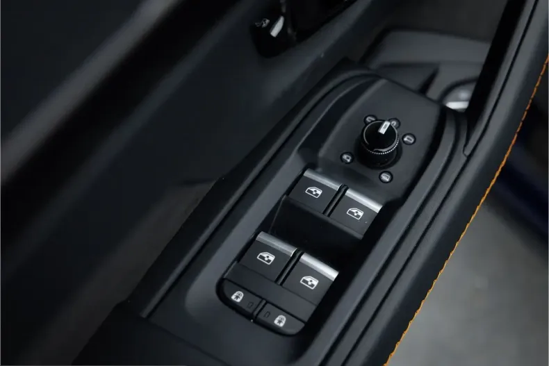 Lamborghini Urus din 2025 cu 20.200 km - oferta LAM204295 - foto 19