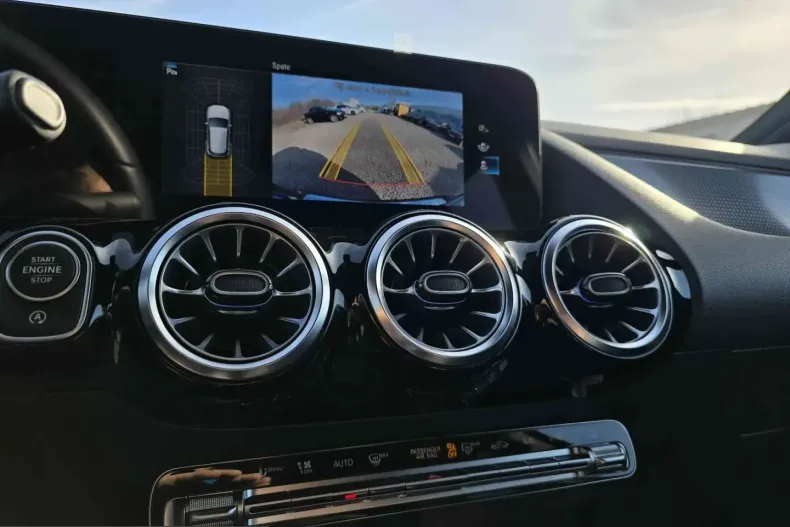 Mercedes-Benz GLA 250 (Clasa GLA) din 2023 cu 33.076 km - oferta MER204301 - foto 14