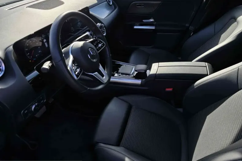 Mercedes-Benz GLA 250 (Clasa GLA) din 2023 cu 33.076 km - oferta MER204301 - foto 15