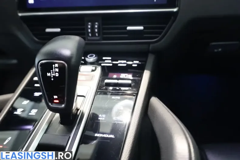 Porsche Cayenne din 2022 cu 55.222 km - oferta POR204302 - foto 10