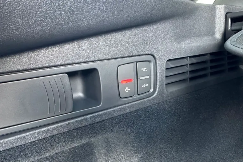 Audi SQ5 din 2025 cu 22.977 km - oferta AUD204303 - foto 8