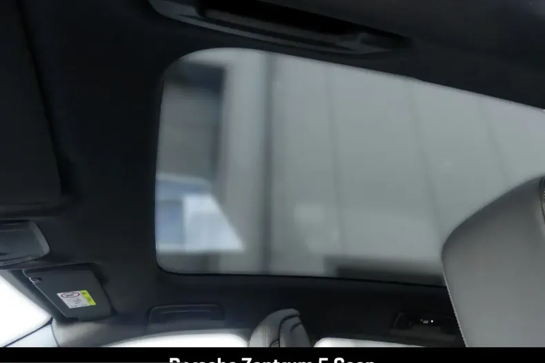 Porsche Taycan din 2024 cu 12.900 km - oferta POR204306 - foto 23