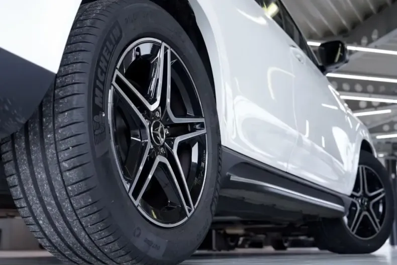 Mercedes-Benz GLE 53 AMG (Clasa GLE) din 2025 cu 11.500 km - oferta MER204307 - foto 4