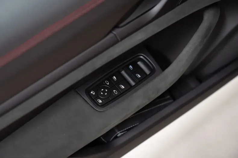 Porsche Taycan din 2023 cu 28.100 km - oferta POR204308 - foto 21