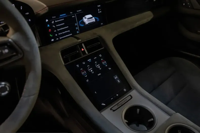 Porsche Taycan din 2023 cu 28.100 km - oferta POR204308 - foto 24