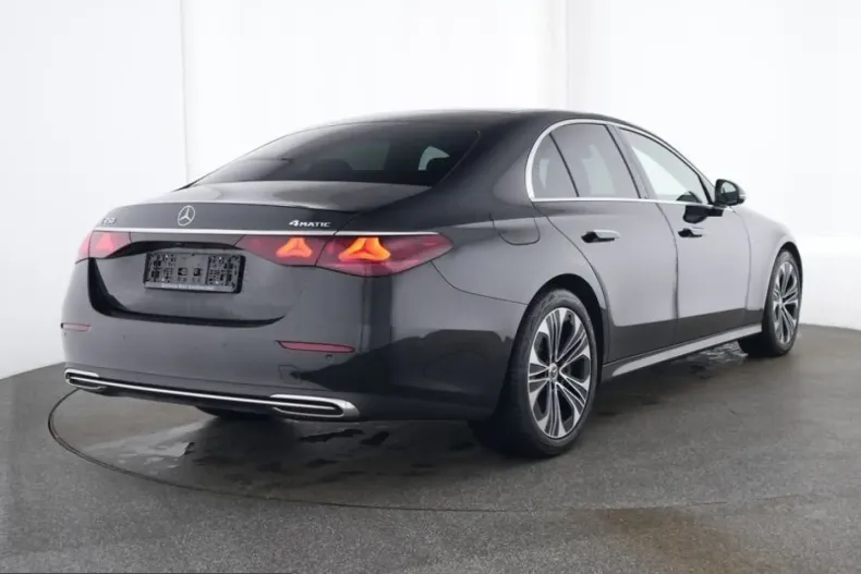 Mercedes-Benz E 450 (Clasa E) din 2025 cu 9.990 km - oferta MER204312 - foto 2