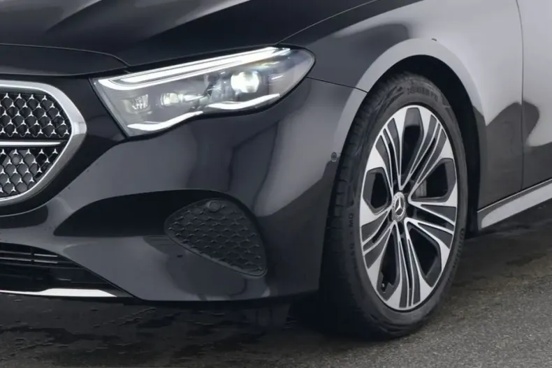 Mercedes-Benz E 450 (Clasa E) din 2025 cu 9.990 km - oferta MER204312 - foto 3