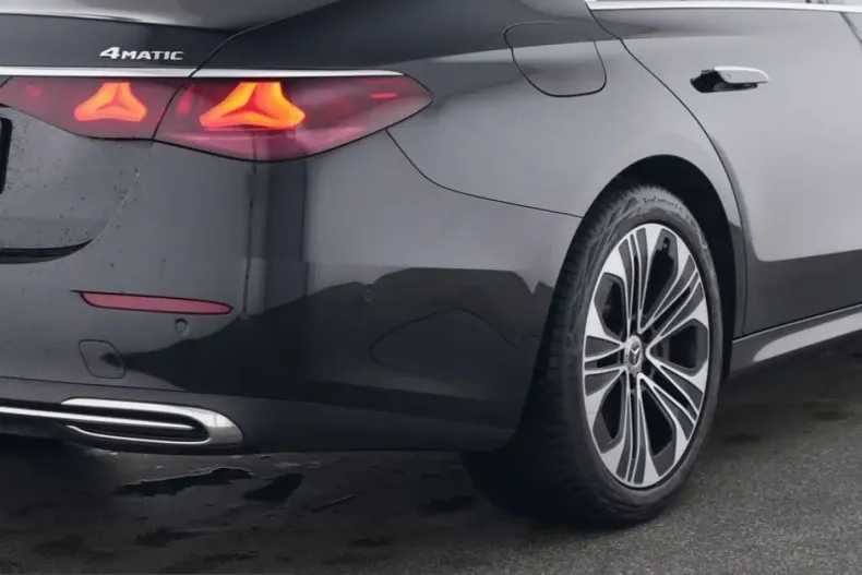 Mercedes-Benz E 450 (Clasa E) din 2025 cu 9.990 km - oferta MER204312 - foto 4