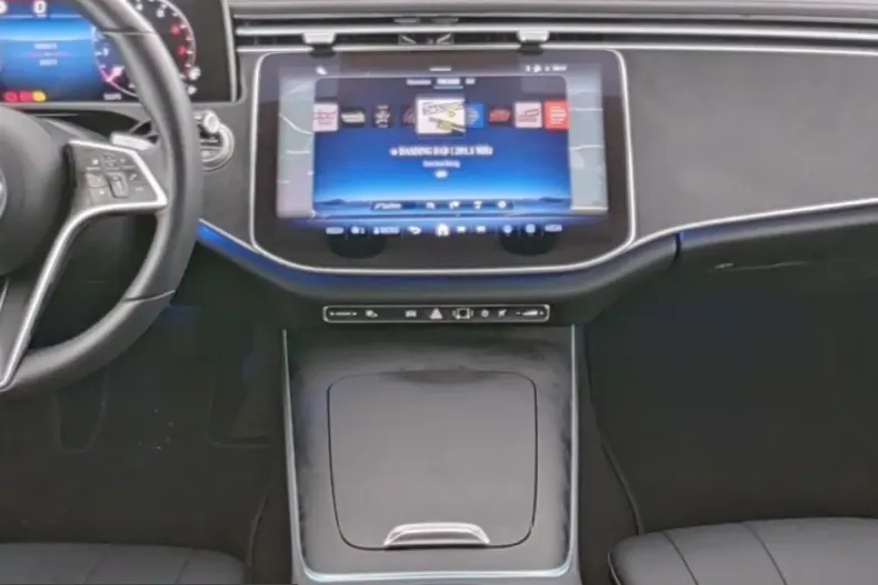 Mercedes-Benz E 450 (Clasa E) din 2025 cu 9.990 km - oferta MER204312 - foto 7