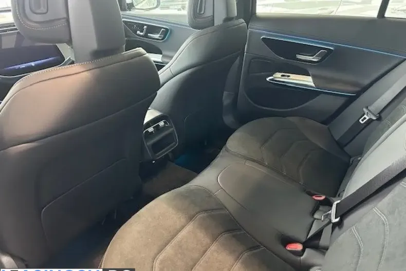 Mercedes-Benz E 450 (Clasa E) din 2024 cu 11.815 km - oferta MER204314 - foto 8