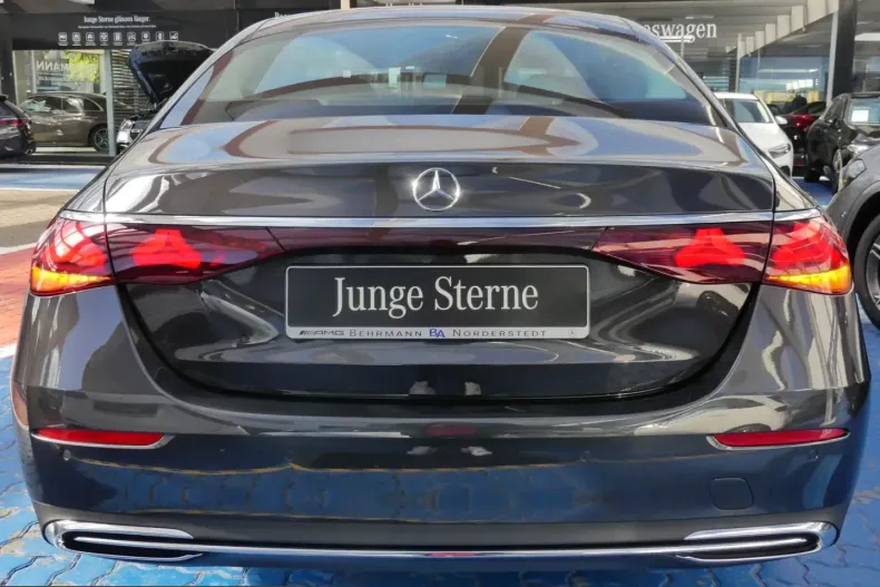 Mercedes-Benz E 200 (Clasa E) din 2024 cu 3.342 km - oferta MER204316 - foto 4