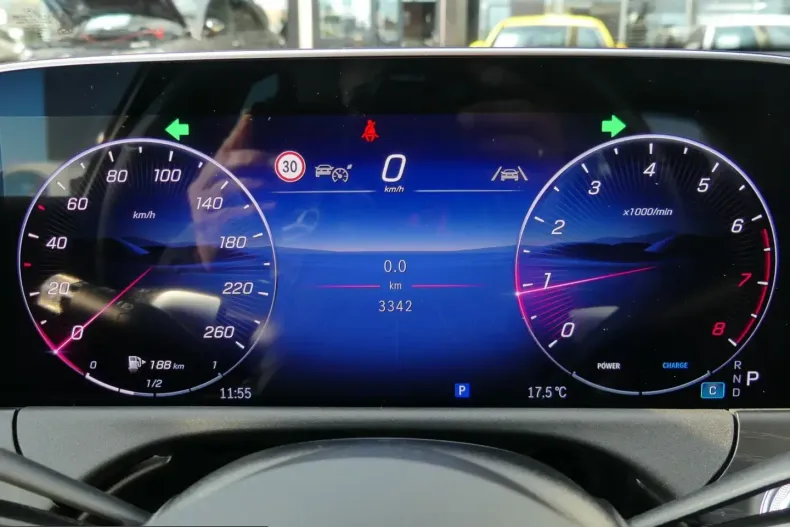 Mercedes-Benz E 200 (Clasa E) din 2024 cu 3.342 km - oferta MER204316 - foto 6