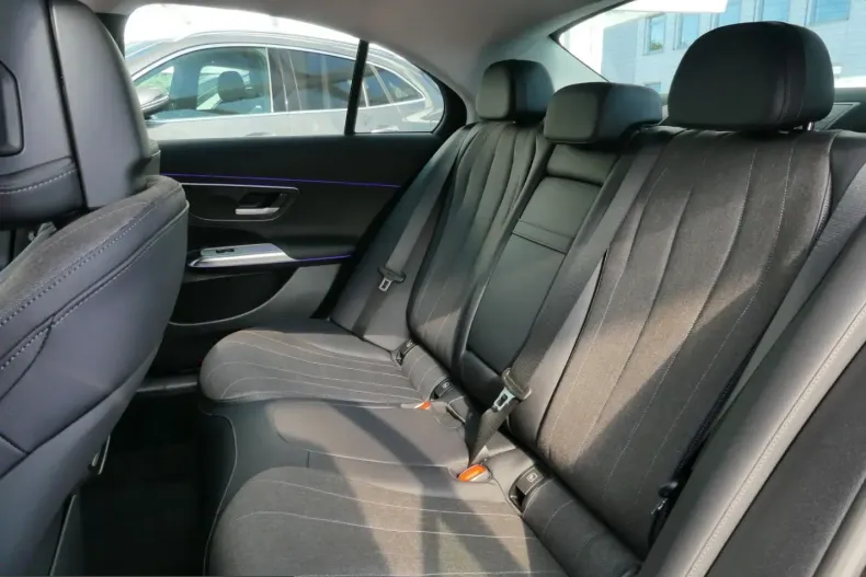 Mercedes-Benz E 200 (Clasa E) din 2024 cu 3.342 km - oferta MER204316 - foto 9