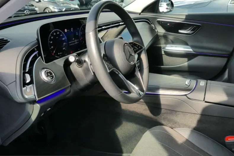 Mercedes-Benz E 200 (Clasa E) din 2024 cu 3.342 km - oferta MER204316 - foto 11