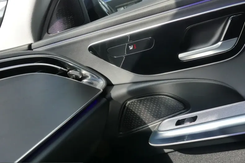 Mercedes-Benz E 200 (Clasa E) din 2024 cu 3.342 km - oferta MER204316 - foto 13