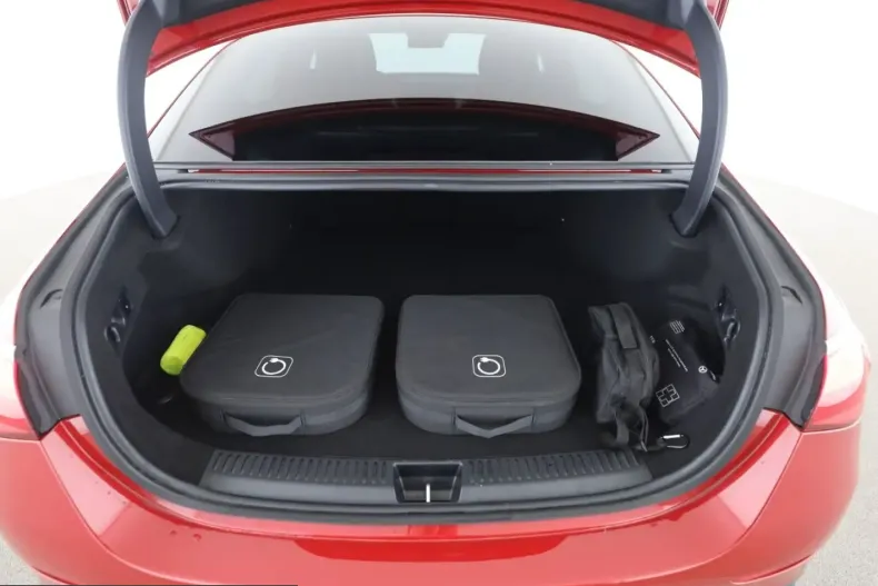 Mercedes-Benz E 400 (Clasa E) din 2025 cu 12.014 km - oferta MER204317 - foto 15