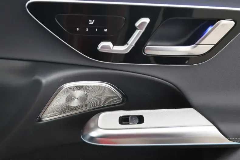 Mercedes-Benz E 400 (Clasa E) din 2025 cu 12.014 km - oferta MER204317 - foto 17