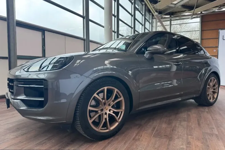 Porsche Cayenne din 2024 cu 35.500 km - oferta POR204318 - foto 1