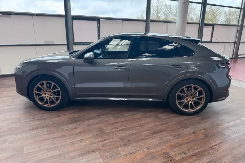 Porsche Cayenne din 2024 cu 35.500 km - oferta POR204318 - foto 2