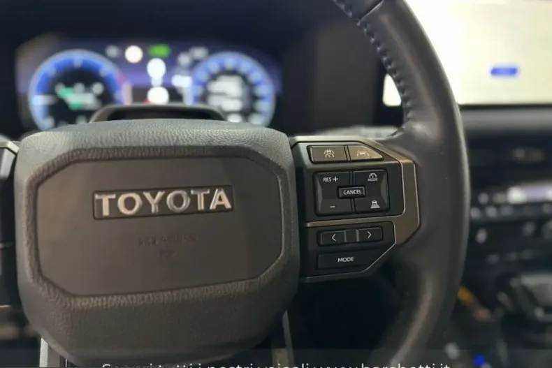 Toyota Land Cruiser din 2024 cu 32.000 km - oferta TOY204319 - foto 8